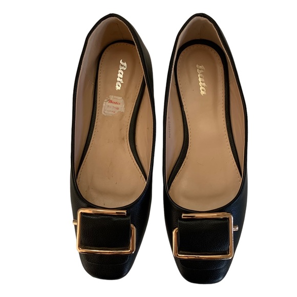 BATA Ballet Flats Classic Black Gold Hardware Dainty Almond Toe EU 38 US 7-7.5 - Picture 1 of 11